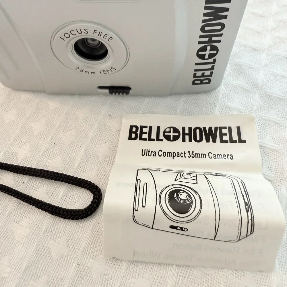 Vintage Bell And Howell Focus Free 28 mm Vintage Camera With Case Compact 35MM